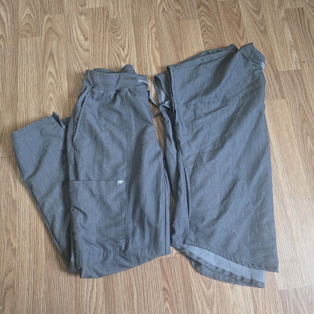 Fabletics Scrub Set Womens S Gray Medical Scrubs Evolve Top Straight Leg Pants